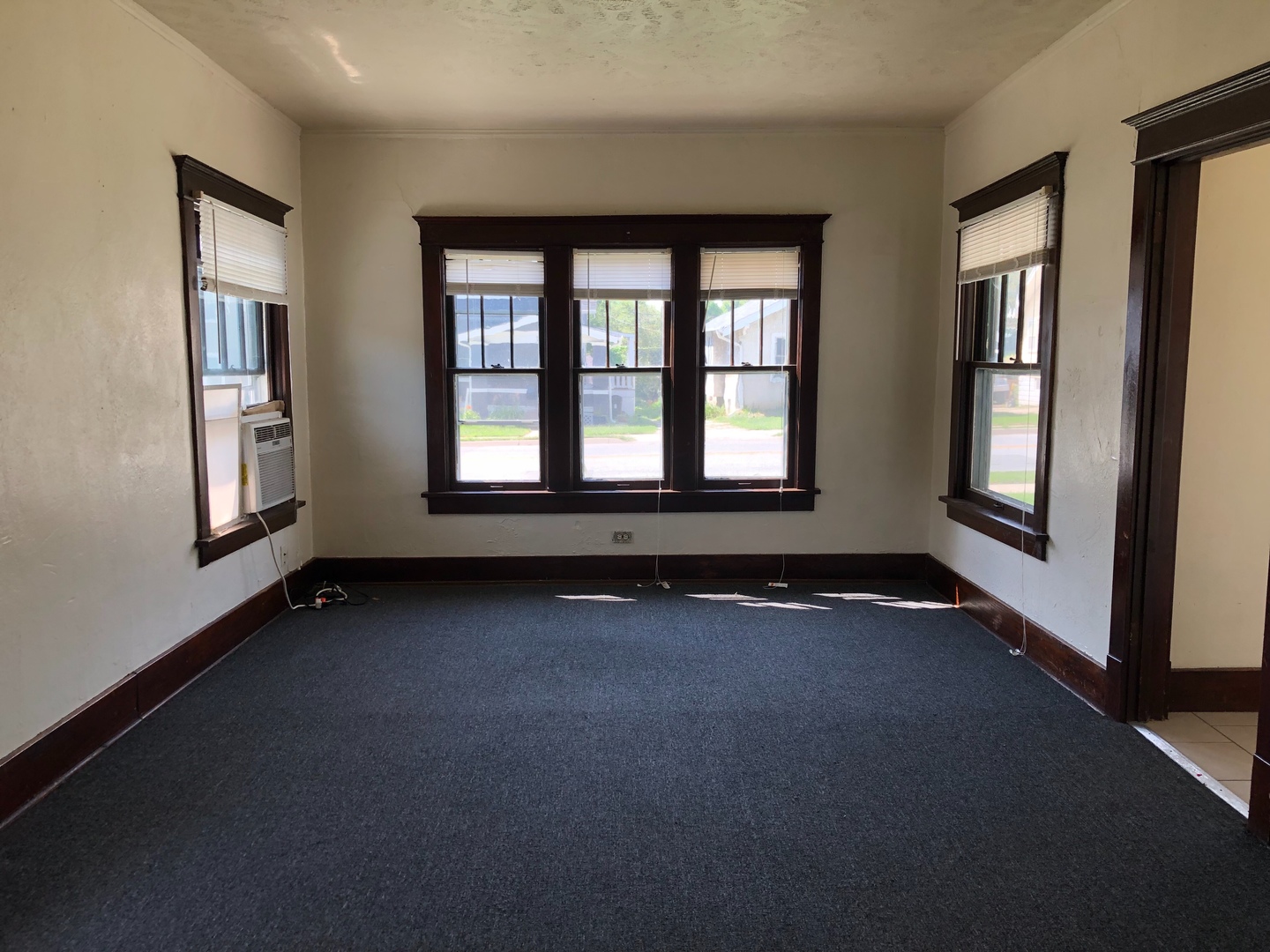 Omaha House: 3108 Hamilton St