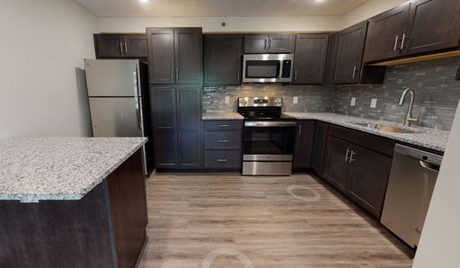 Stylish 2 Bed Apartment - UNL East Campus – photo 1