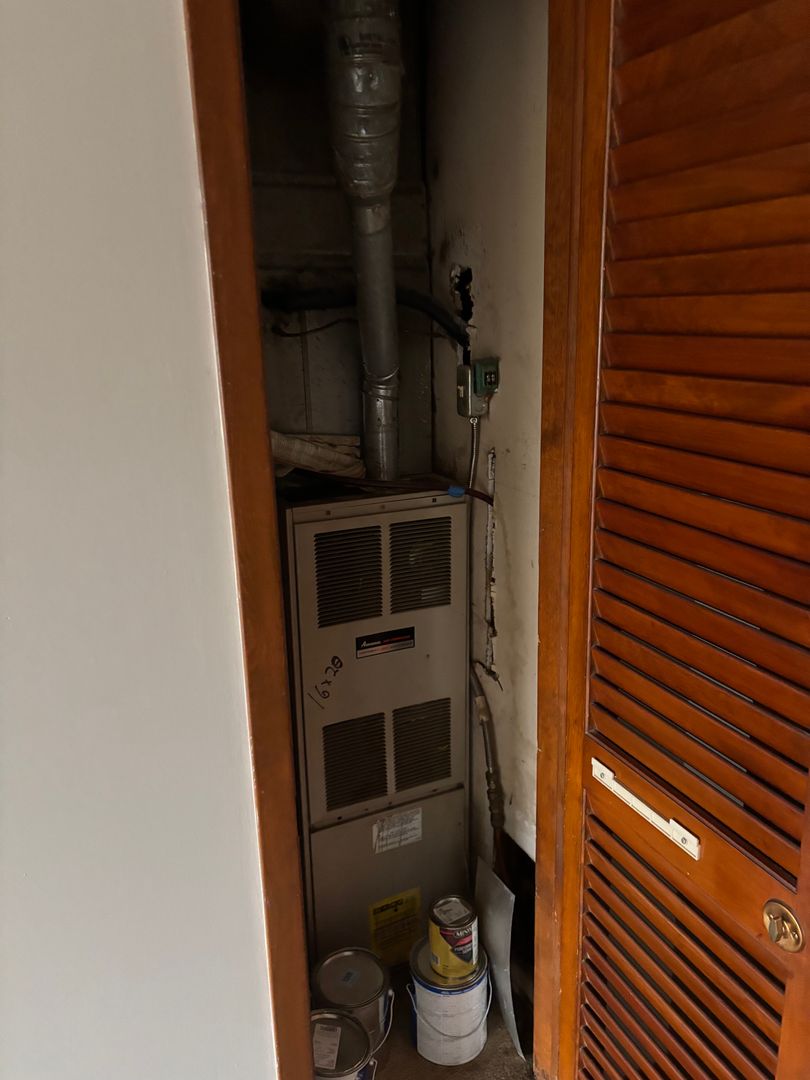 Lincoln Apartment: 1730 S 17th St