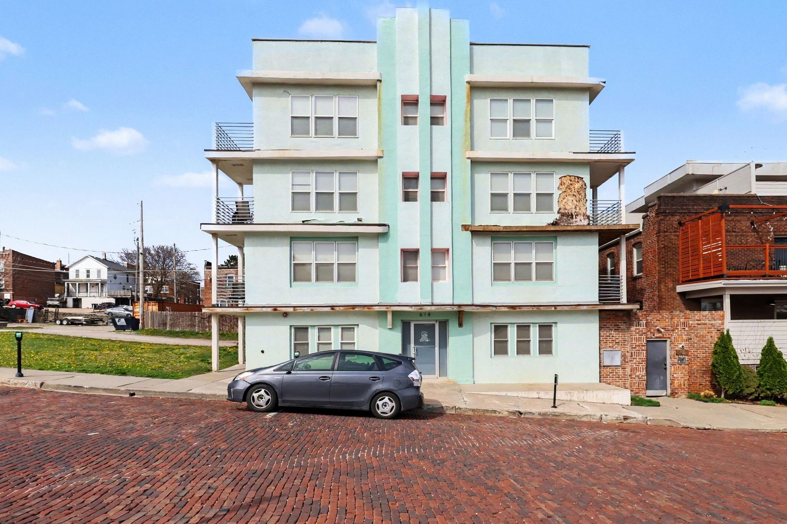 Omaha Apartment: 614 S 18th Street