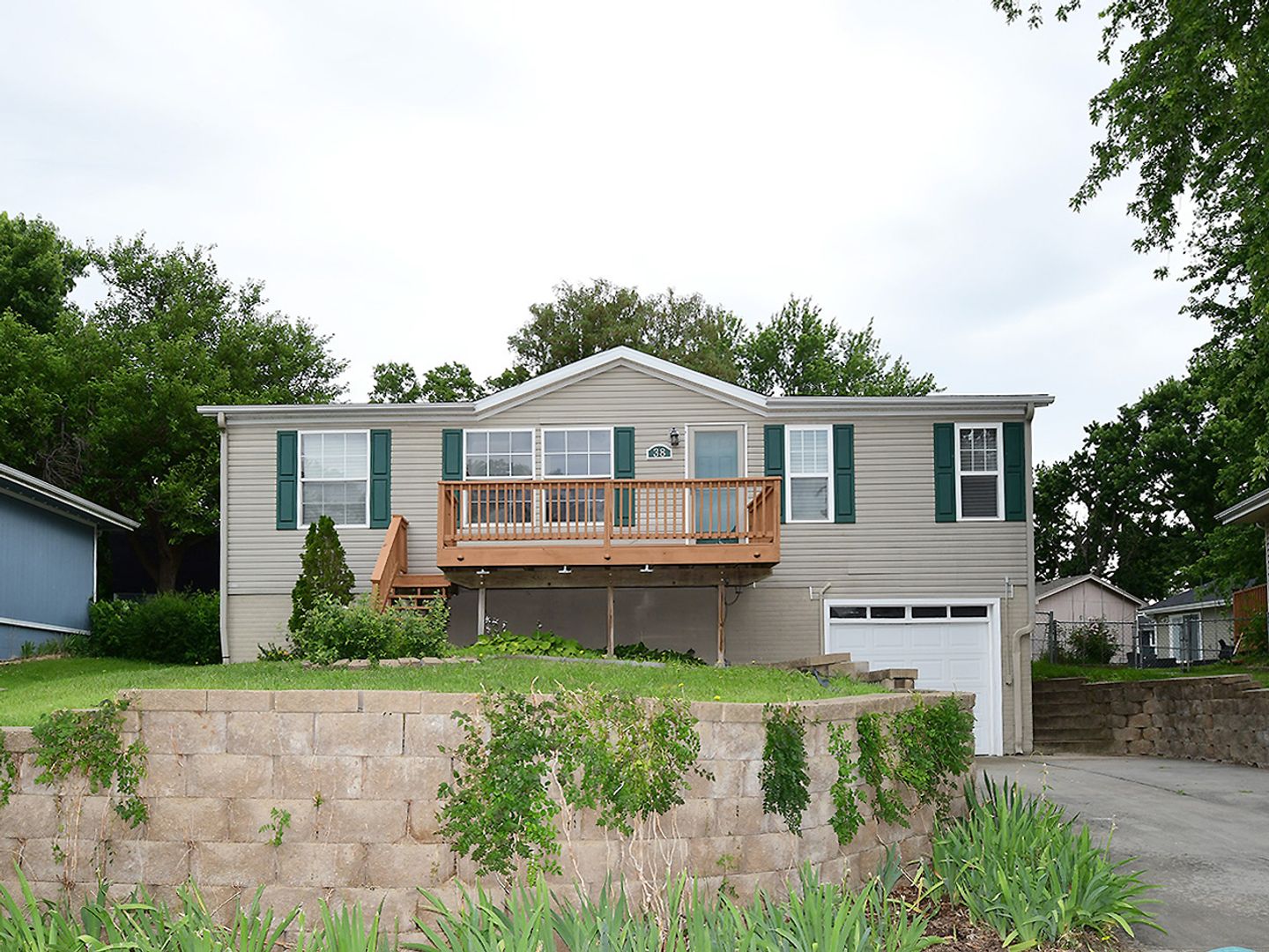 Yutan House: 38 Cypress St