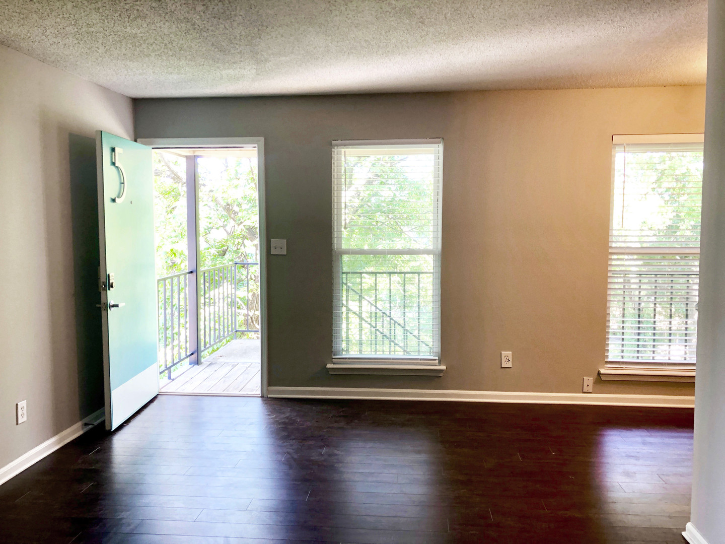 Birmingham Apartment: 2126 16th Avenue South
