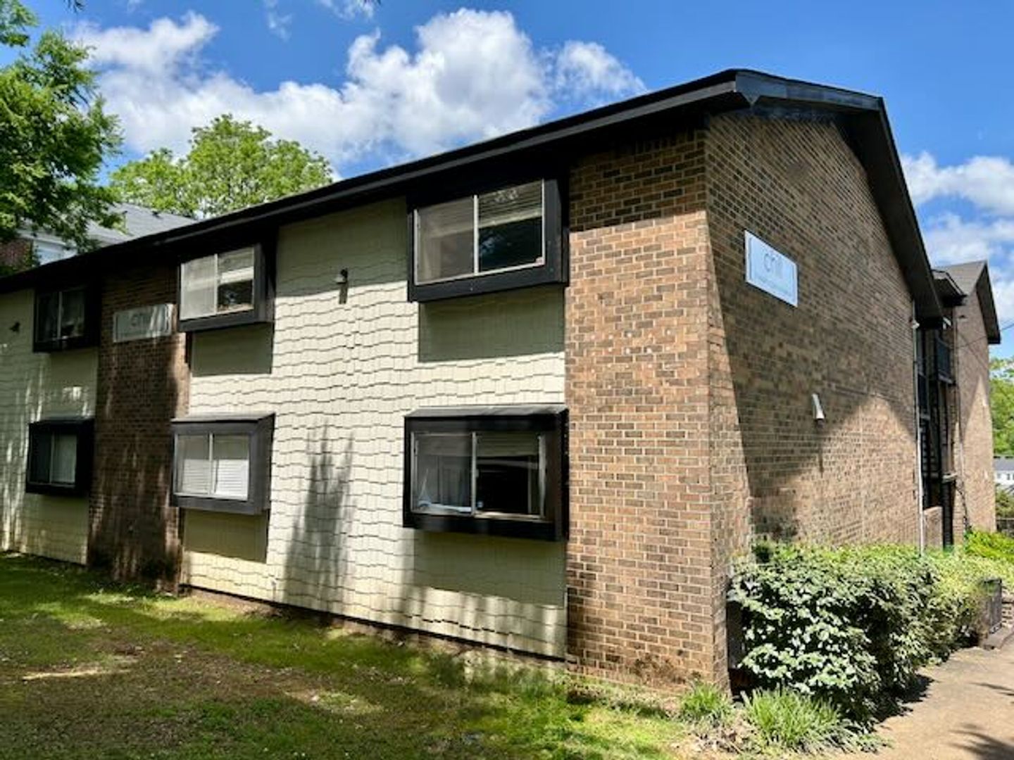 Birmingham Apartment: 1033 30th Street South