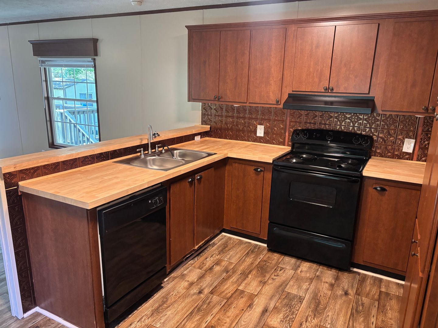 2 Bed 2 Bath Renovated Single Wide Trailer Near Lake Junaluska - $1200/Month 7 of 9