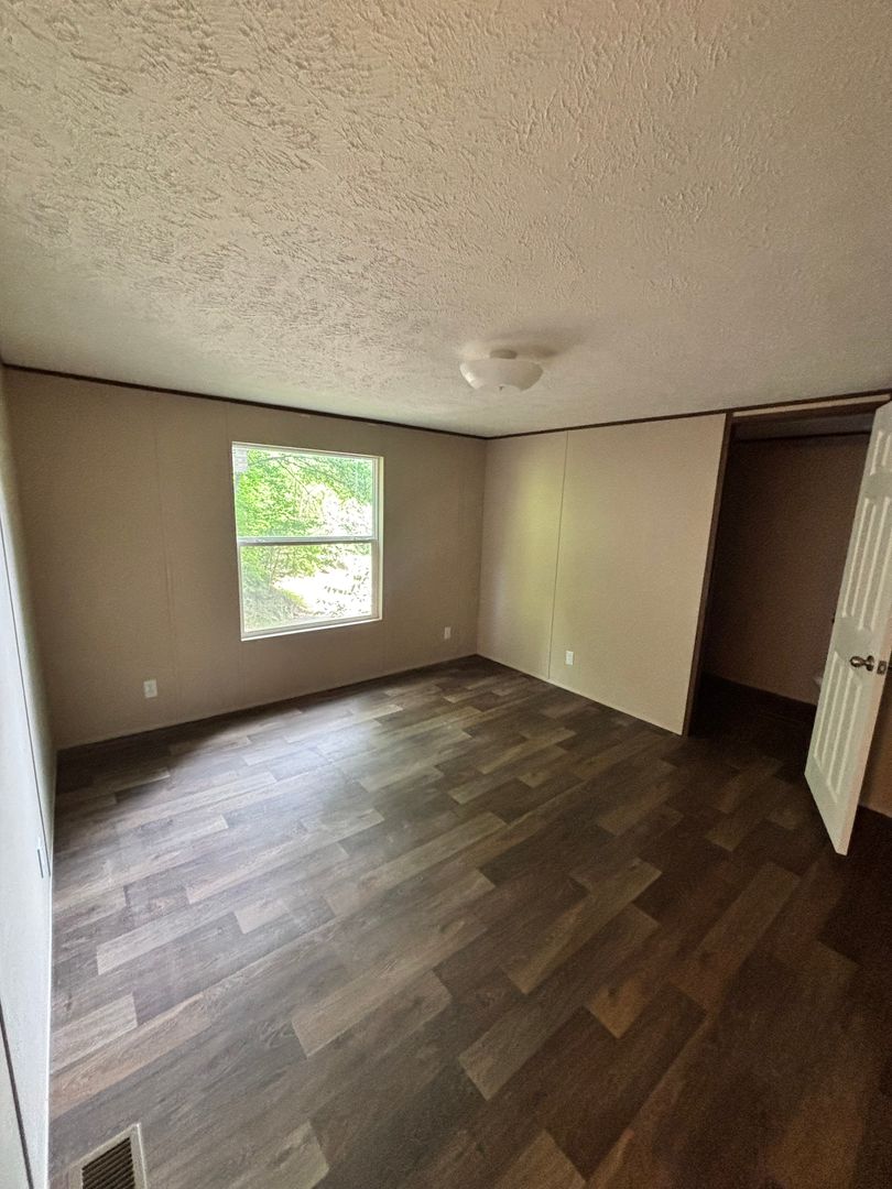 $1600 Newer Mobile Home for Rent - 3bed/2 bath Near Lake Junaluska 5 of 7
