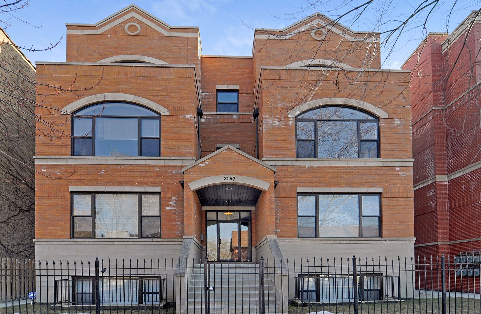 Chicago Apartment: 2147-2151 W Evergreen Ave