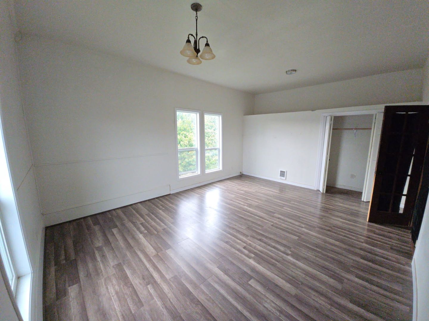 Myrtle Point Apartment: 435 Ash St.