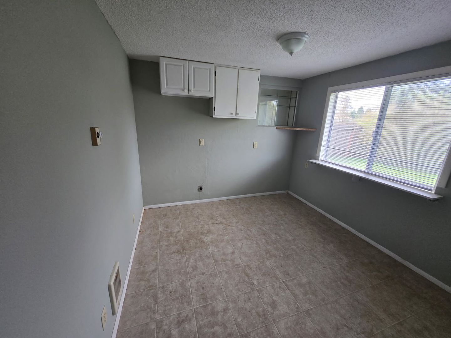 Eugene Apartment: 29866 Carol Ave