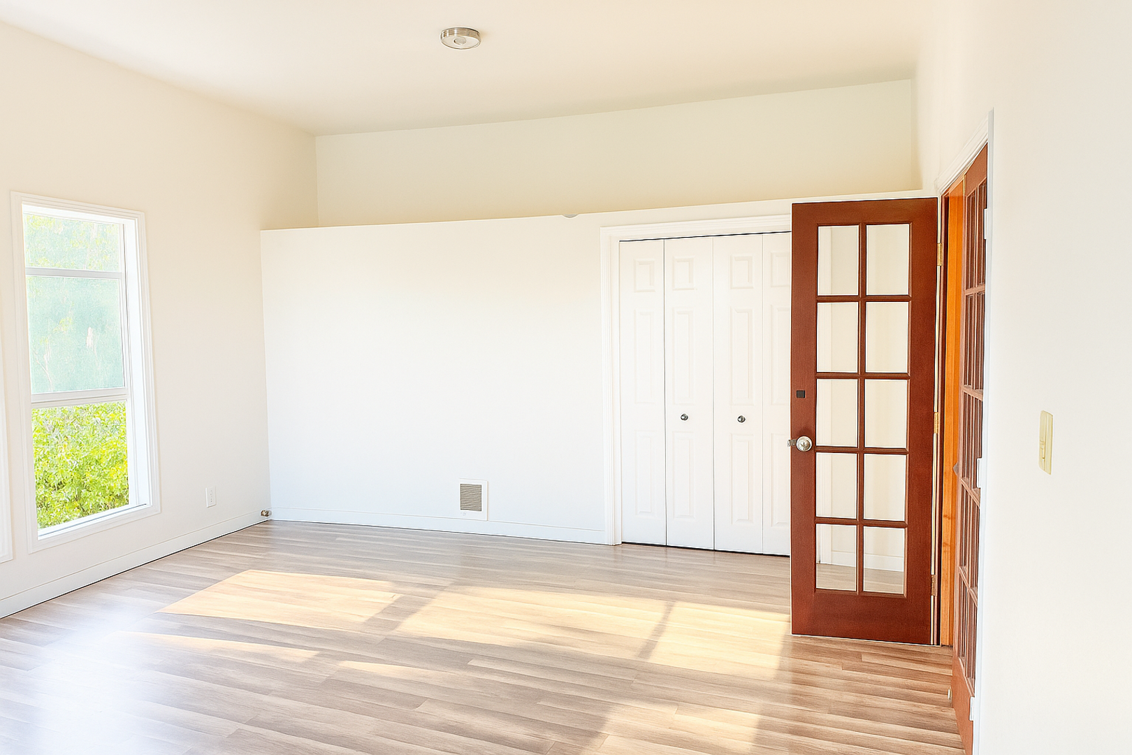 Myrtle Point Apartment: 435 Ash St.