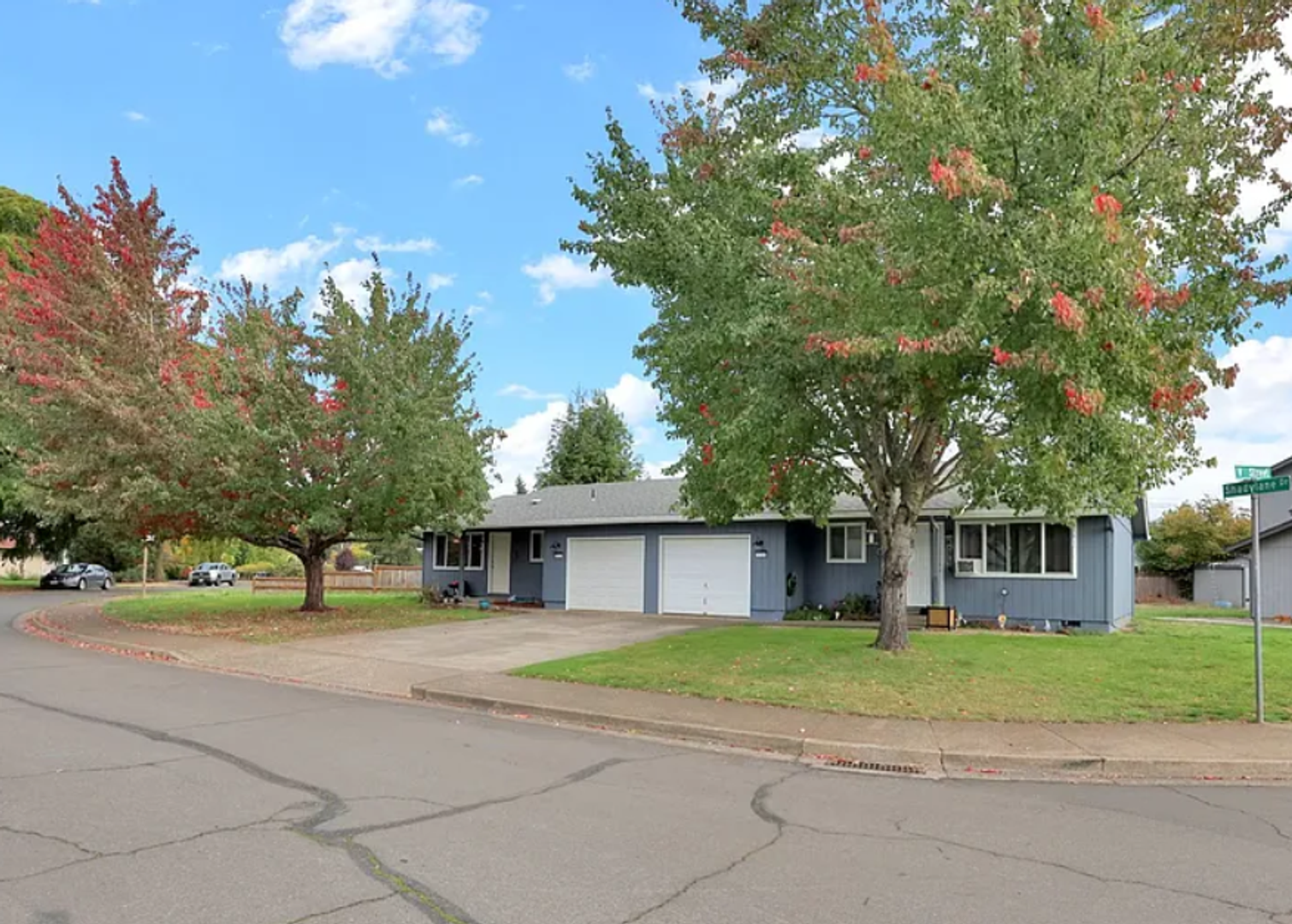 Springfield Apartment: 2253/2255 Shadylane Drive