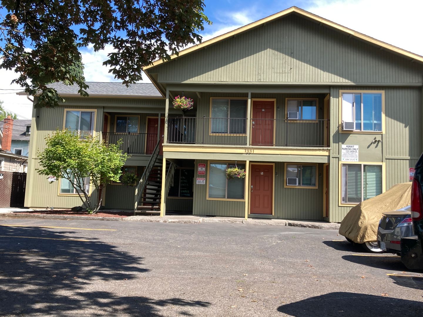 Eugene Apartment: 1331 High St.