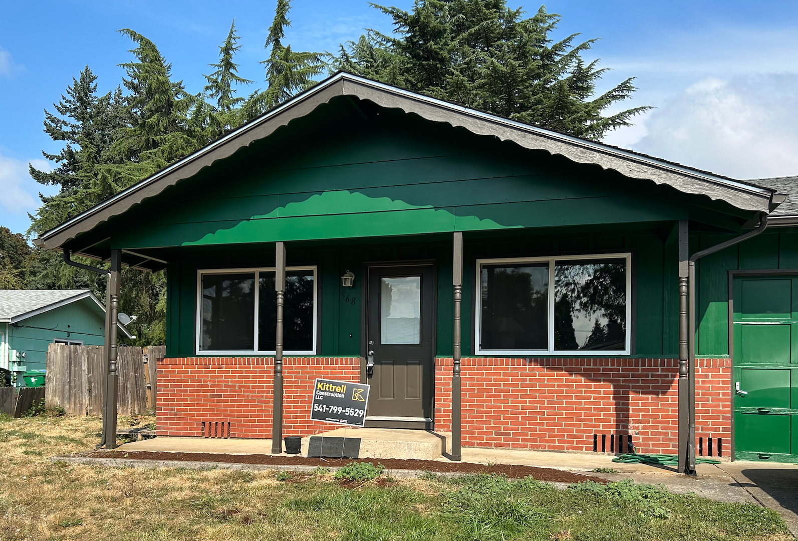 Eugene House: 568 Cinderella Loop