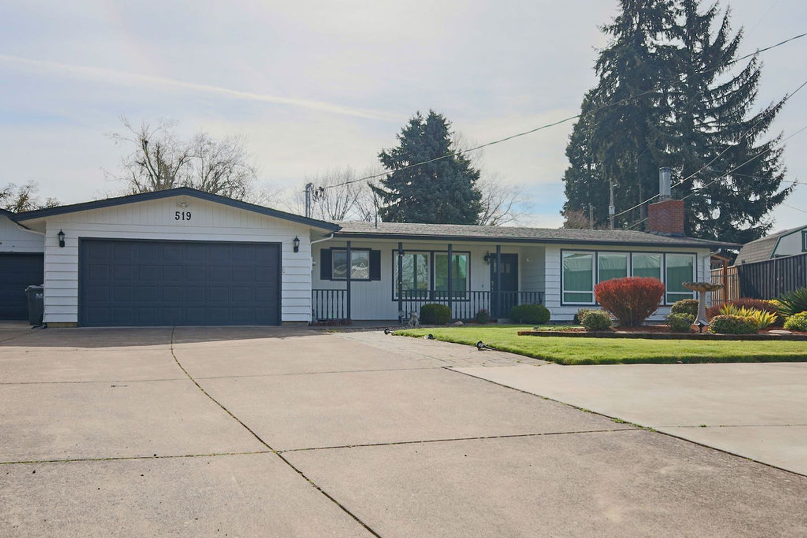 Eugene House: 519 Shire Ct