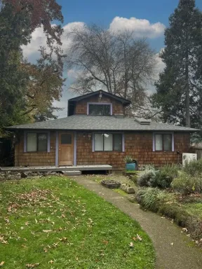 3BD/1BA Custom Townhome with private yard! Available 4/27/2026 – photo 1