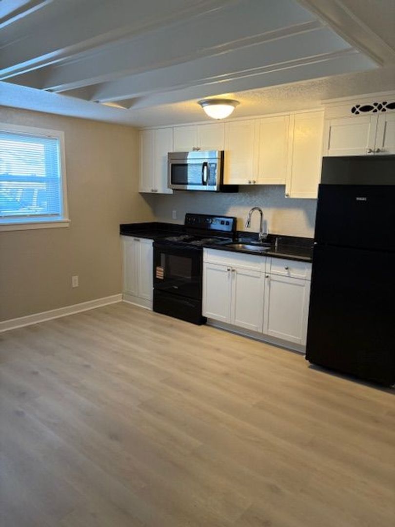Virginia Beach Apartment: 710-727 20th Street