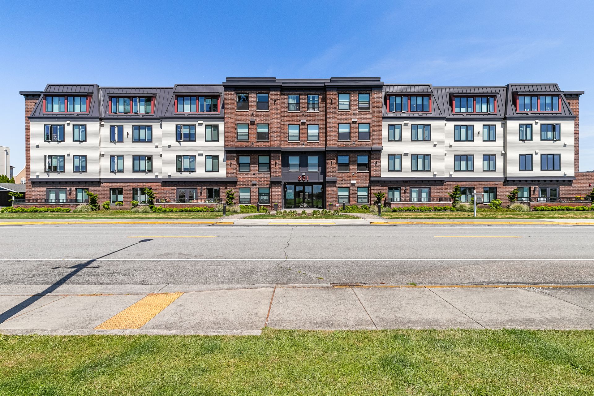 Lynden Apartment: 801 Aaron Drive