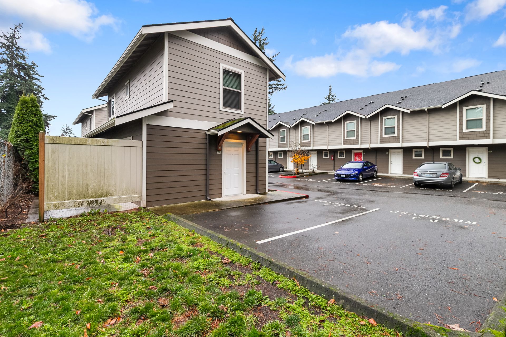 Bellingham Apartment: 3303 Hilda Lane,