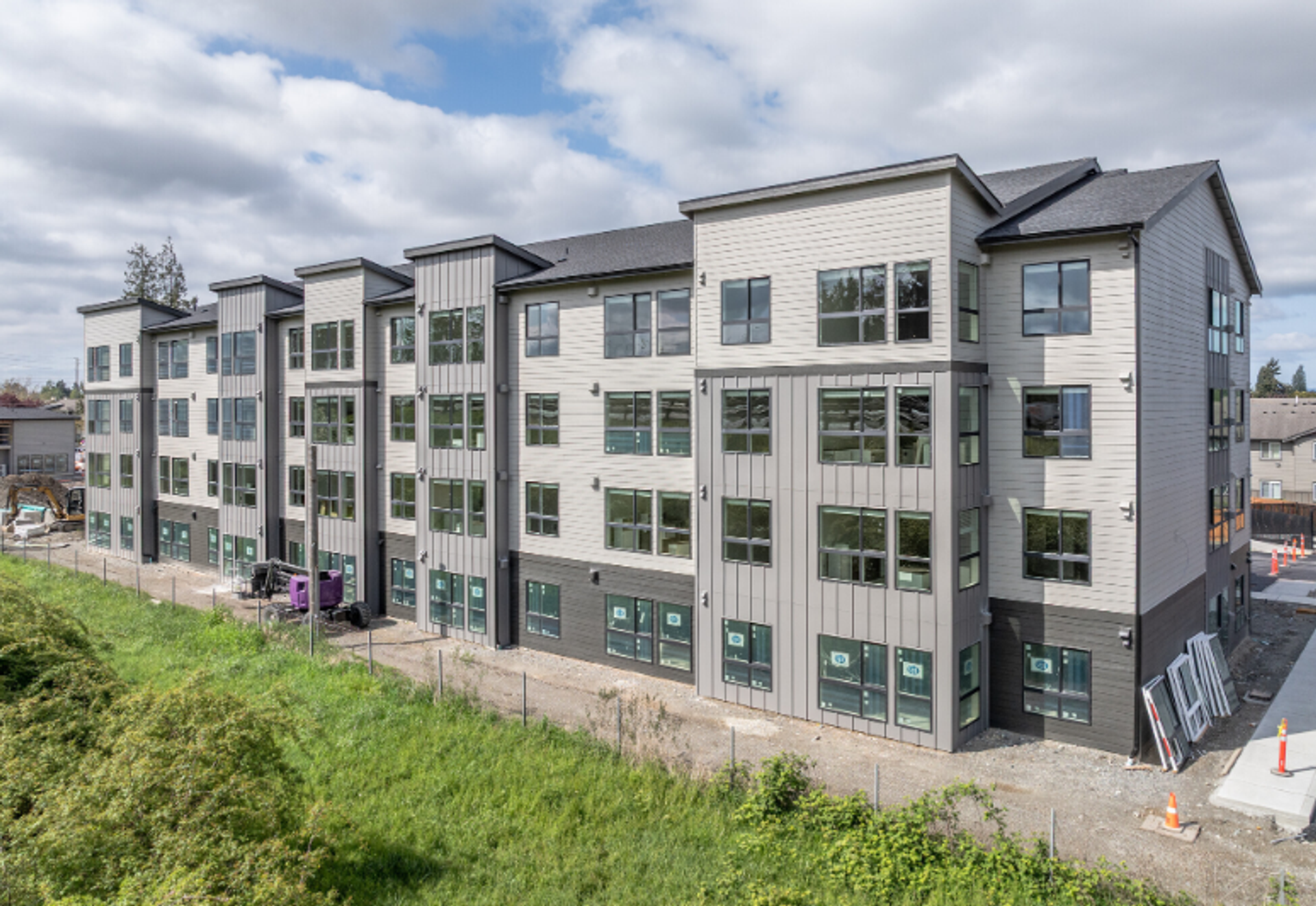 Burlington Apartment: 615 Peterson Rd.
