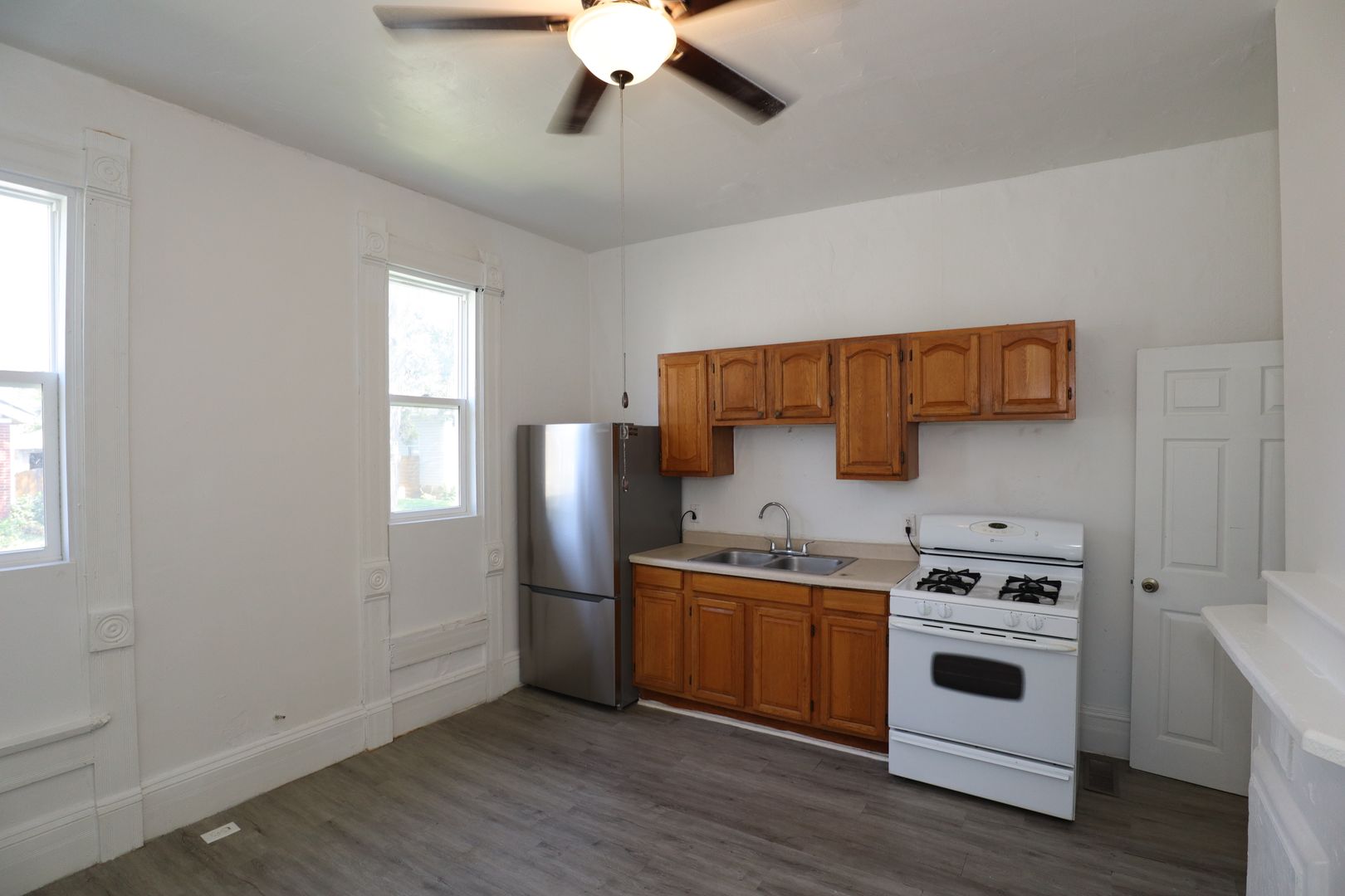 Frankfort Apartment: 357 W. Barner St.