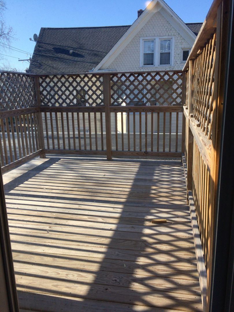 New Haven Apartment: 260 Dwight Street - J