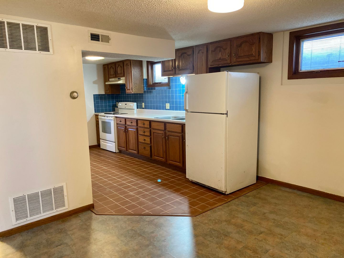 Dodge City Apartment: 1403 Avenue C