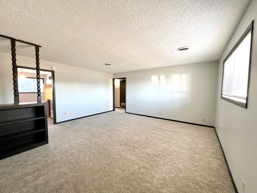 2 bed, 1 bath Spacious apartment