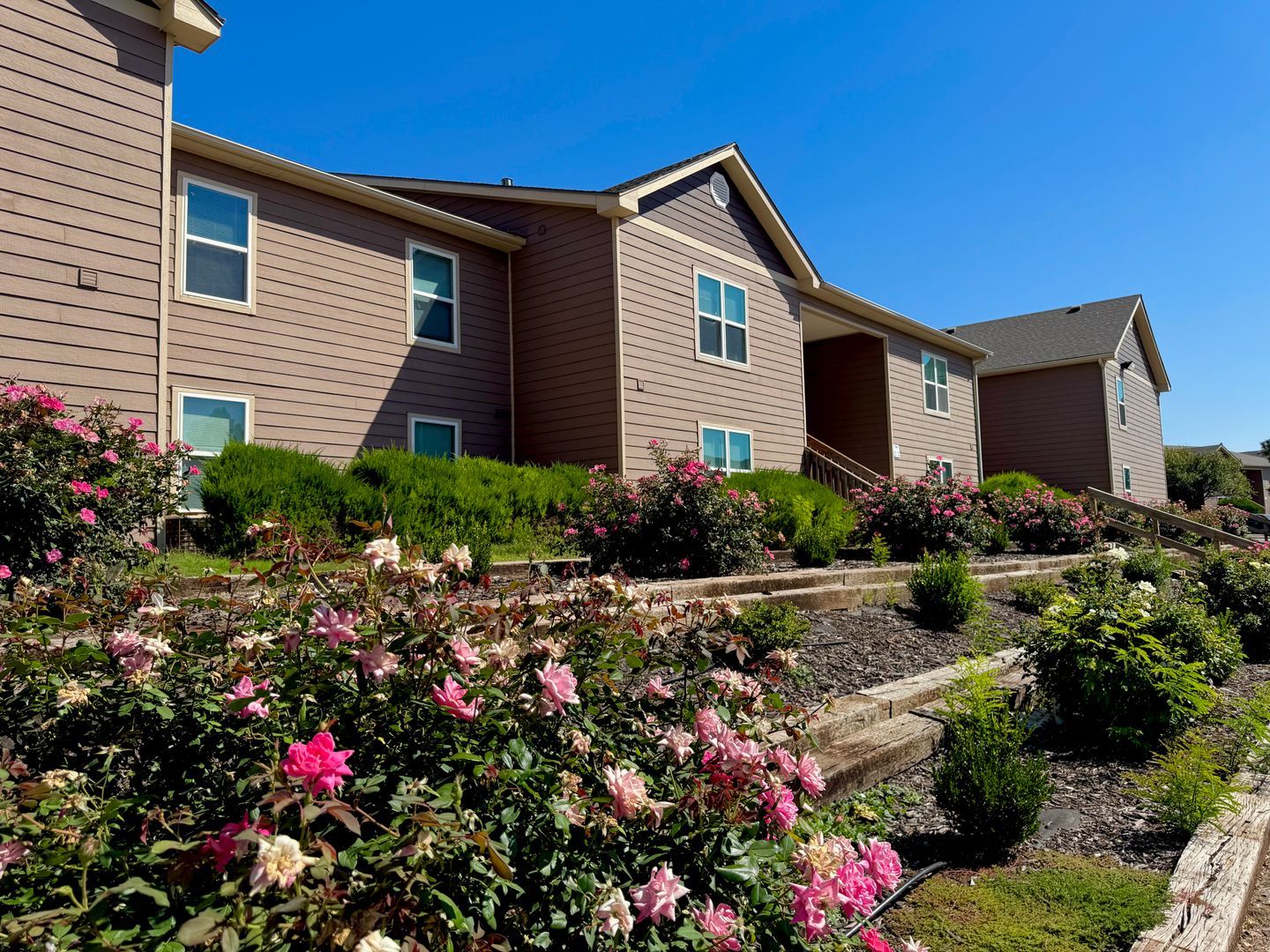 Dodge City Apartment: 1500 Ave K