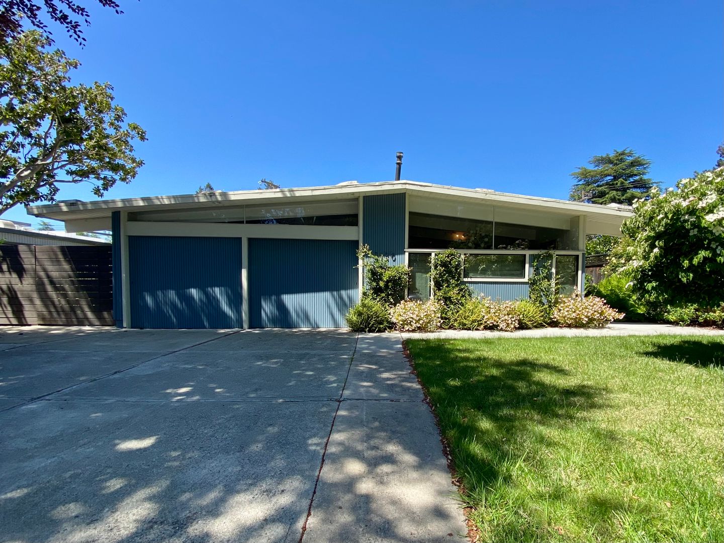 Palo Alto House: 2120 Edgewood Dr