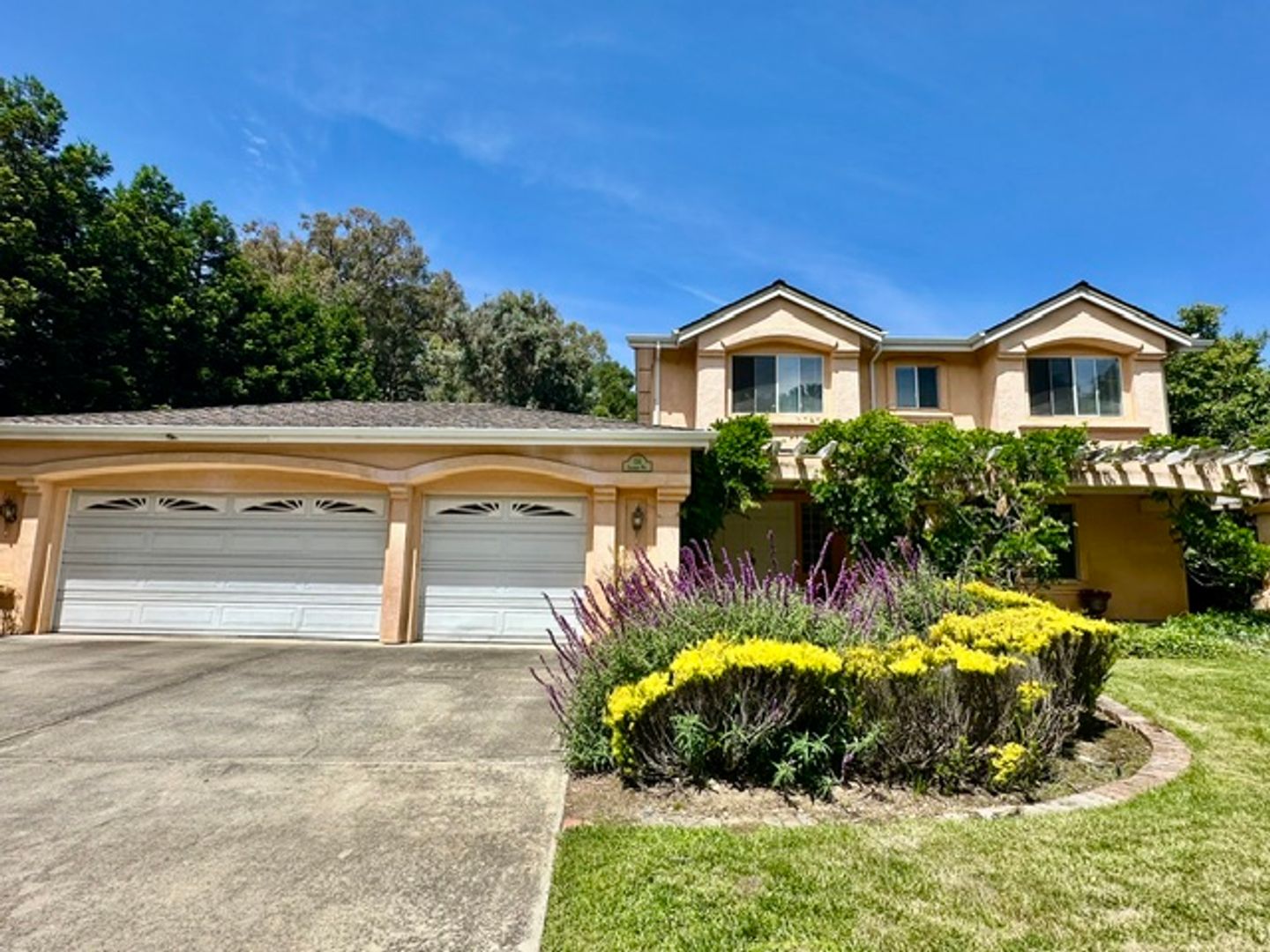 Los Gatos House: 116 Granada Way