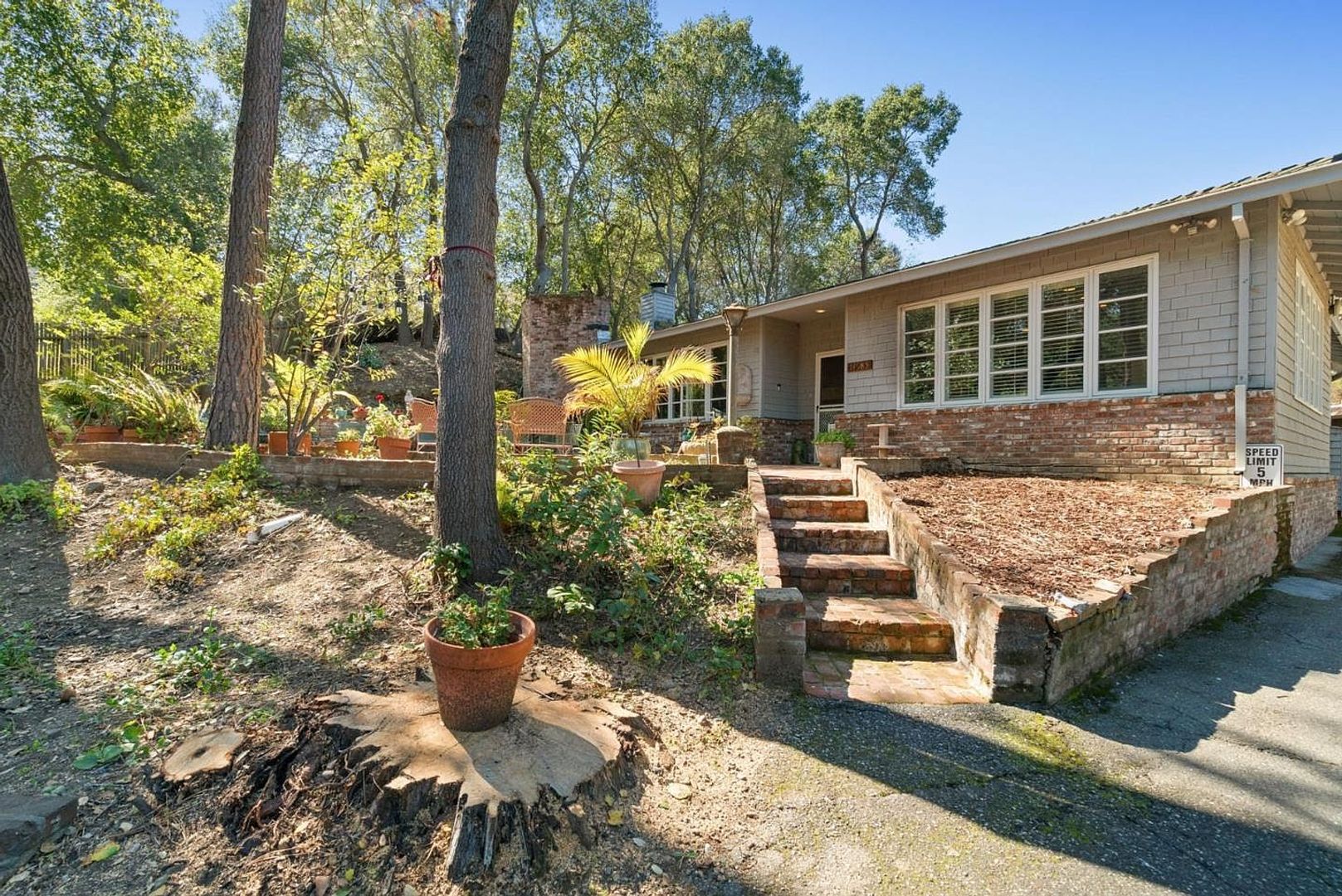 Saratoga House: 14985 Quito Rd