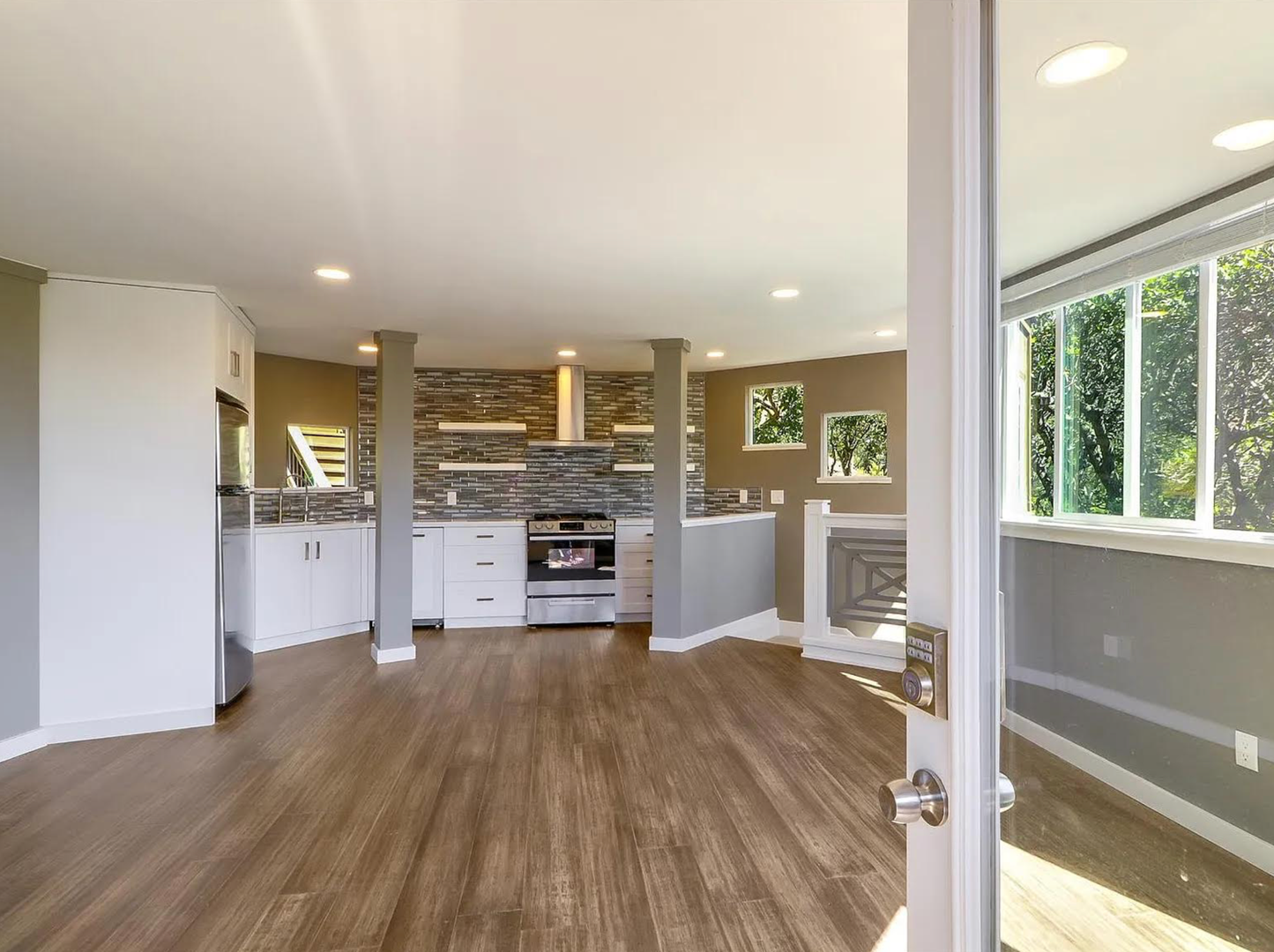 Los Gatos House: 16001 Glen Una Dr