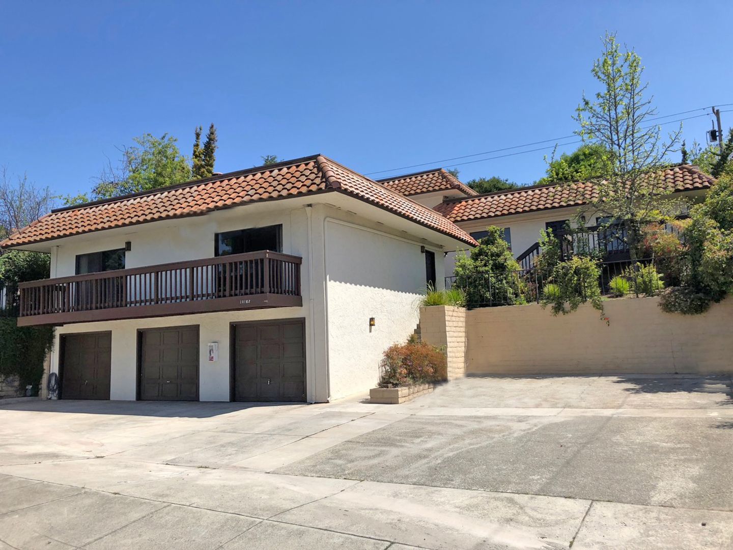 Cupertino Apartment: 10162 Alpine Dr