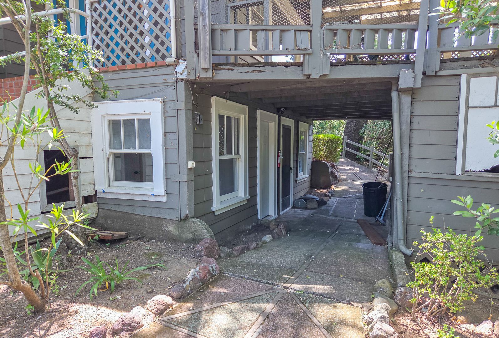 Saratoga Apartment: 14950 Vickery Ave
