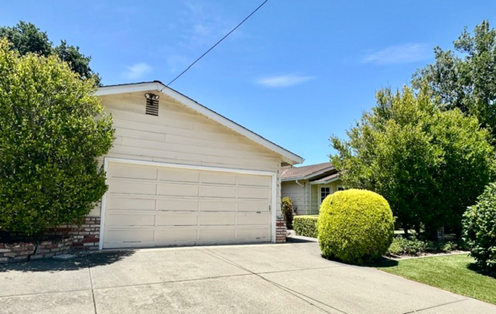 Saratoga House: 19991 Merribrook Dr