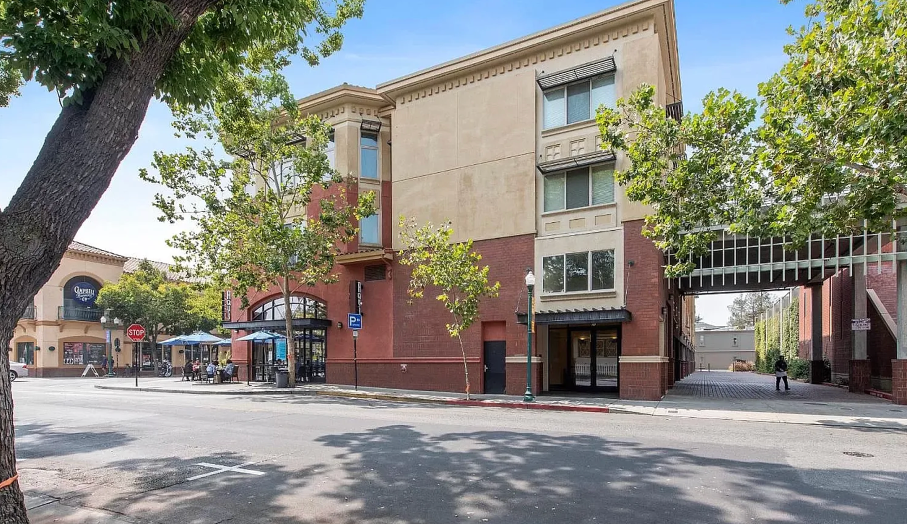 Campbell House: 21 N 2nd St Unit 304