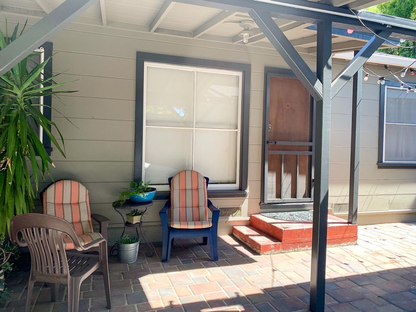 Menlo Park House: 528 6th Ave
