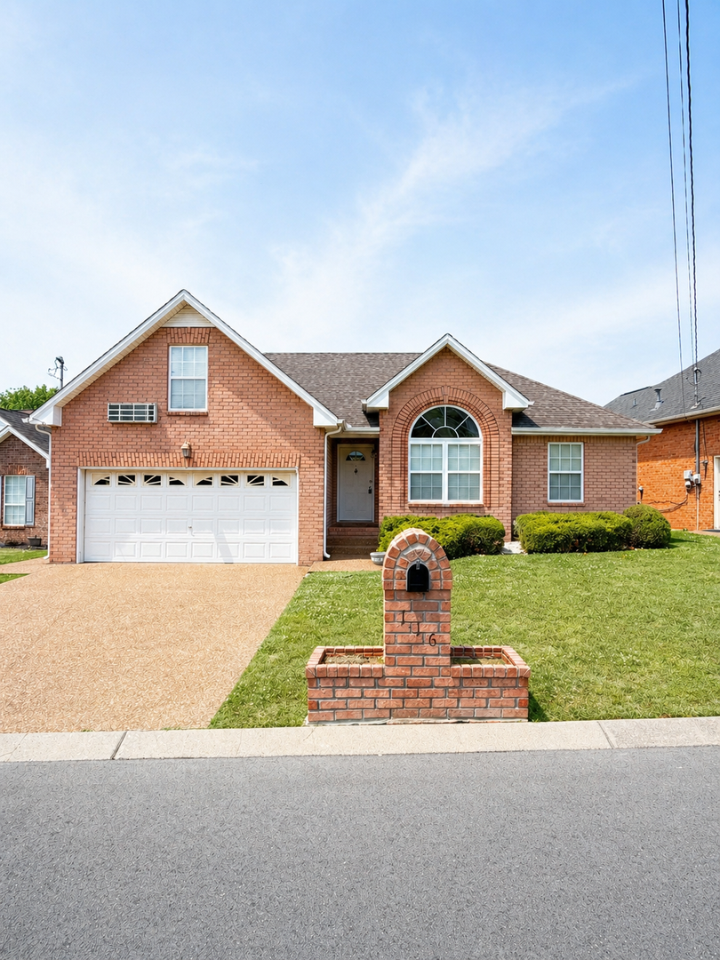 Hendersonville House: 116 Edgeview Dr