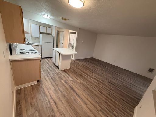 Our most popular 1 bedroom! Must see video virtual tour! – photo 1