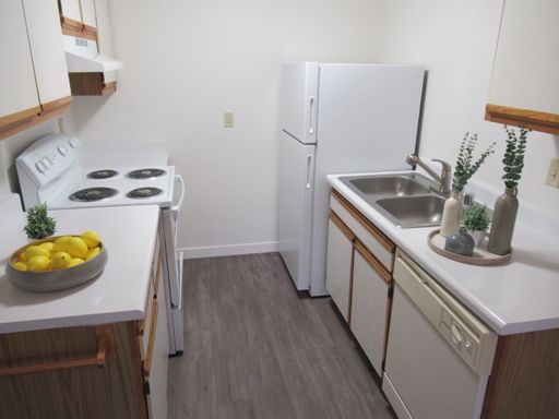 Great Community with 24-hour fitness center & seasonal pool. – photo 1