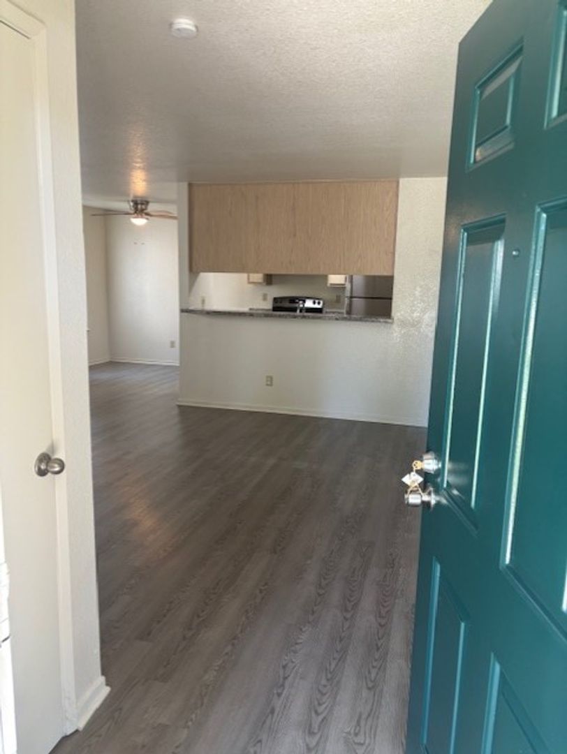 Fresno Apartment: 5150 North Valentine Avenue