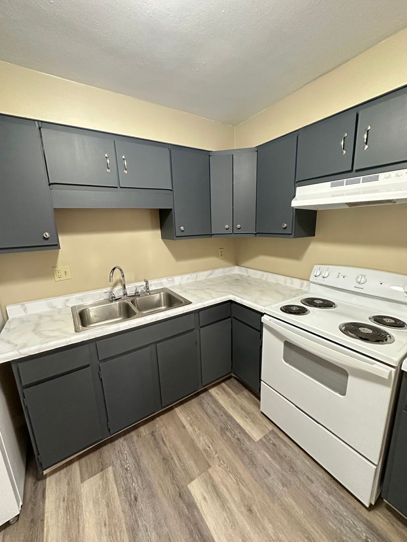 Fairmont Apartment: 800 Westwood Court