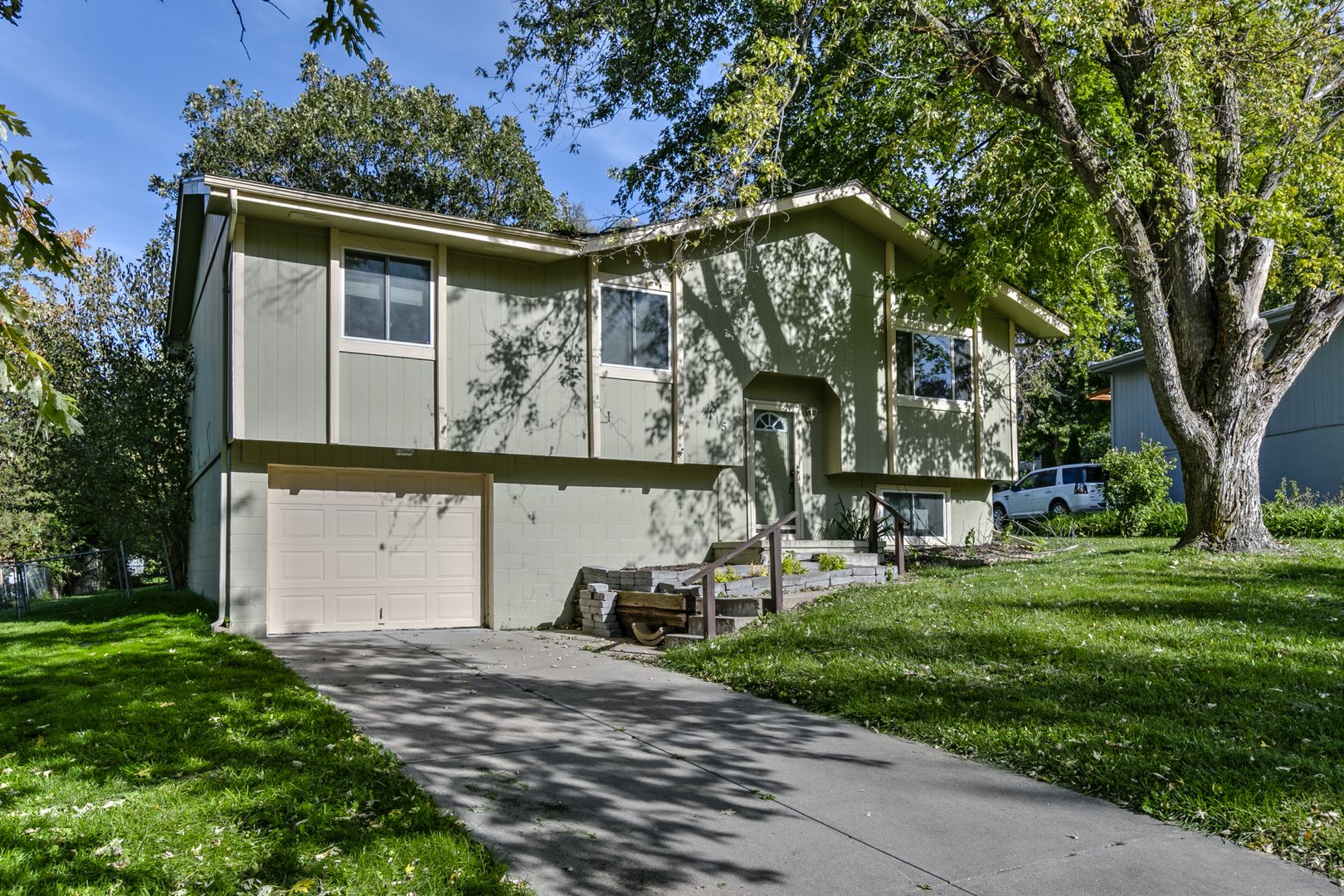 Omaha House: 4115 North 213th Circle