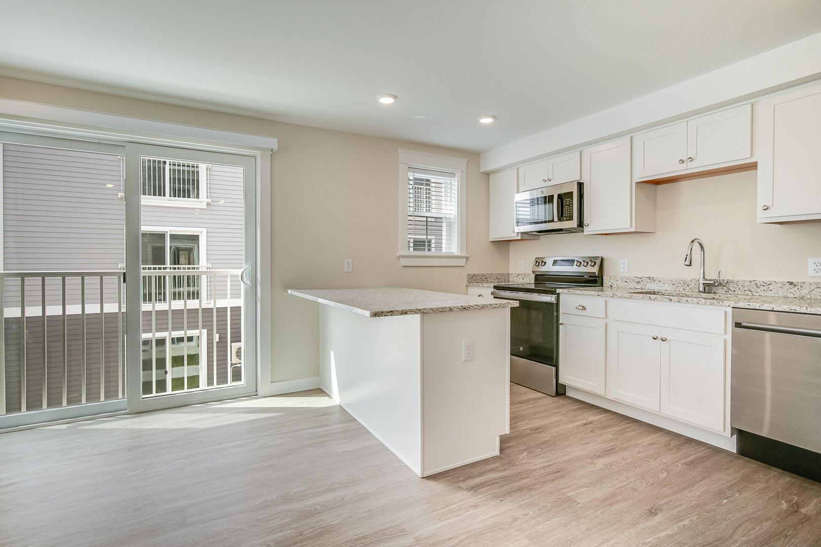 Saco Apartment: Merrill Drive