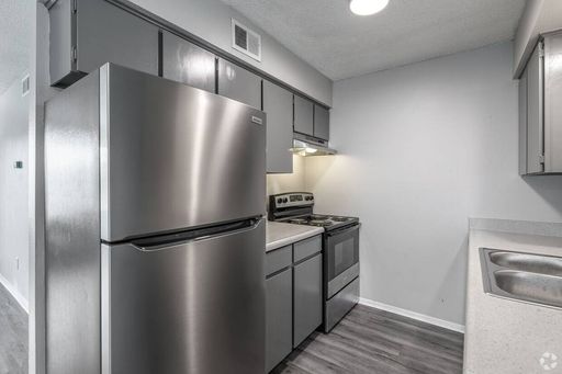 New Renovated Two Bedroom in Yukon – photo 1