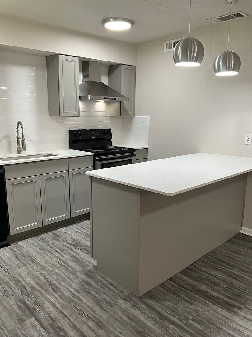 Oklahoma City Apartment: 2810 Dorchester Drive