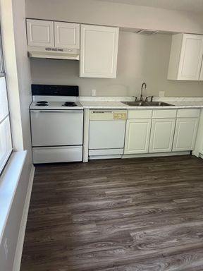 405 NW 24 - One Bedroom Flat at 405Paseo – photo 1