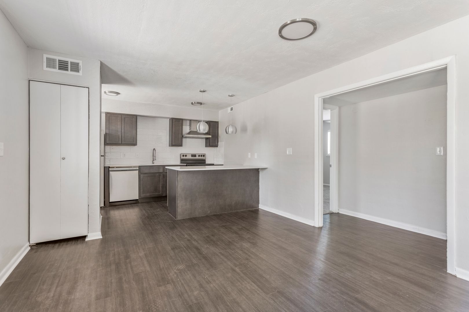 Oklahoma City Apartment: 2810 Dorchester Drive