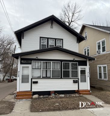 Upper Level 2 Bedroom, 1 Bathroom Duplex – photo 1