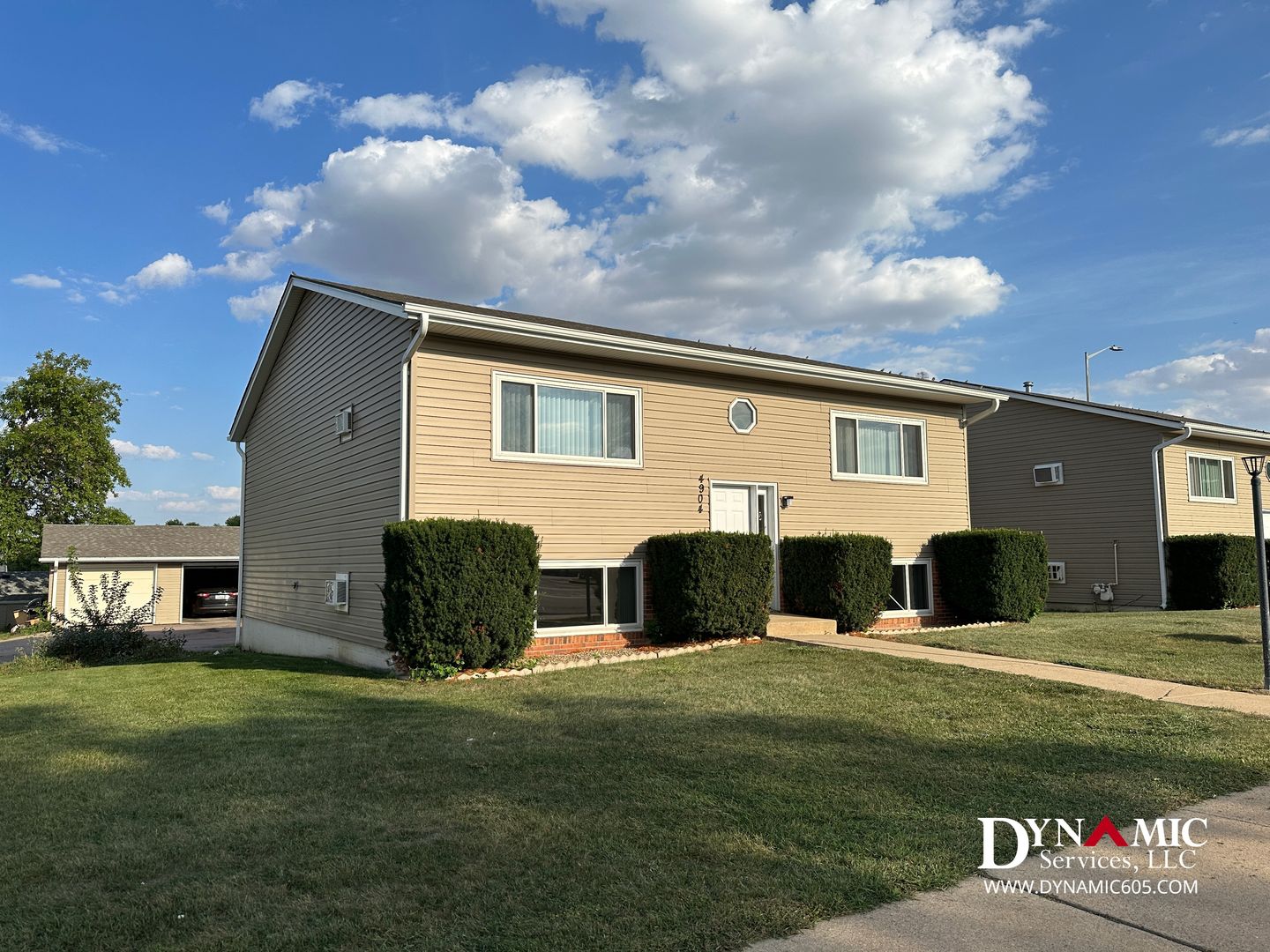 Sioux Falls Apartment: 4904 S Baha Ave