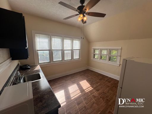 Large Bedroom & Kitchen - ALL Utilities Paid By Landlord – photo 1